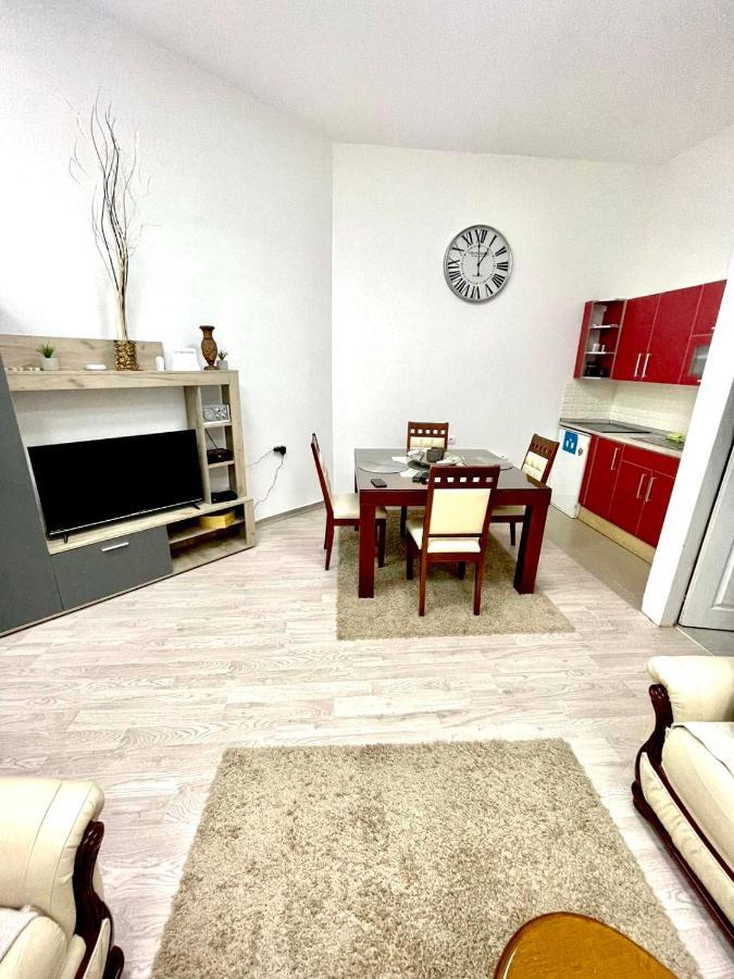Apartment Tesla Панчево Екстер'єр фото